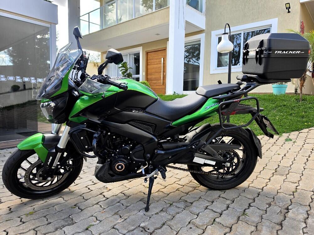 Bajaj Dominar