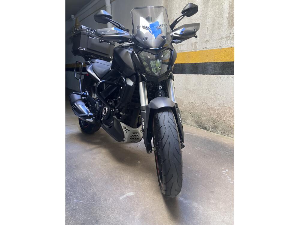 Bajaj Dominar