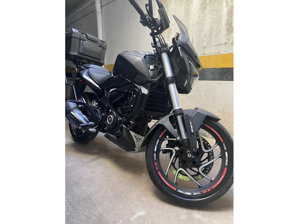 Bajaj Dominar