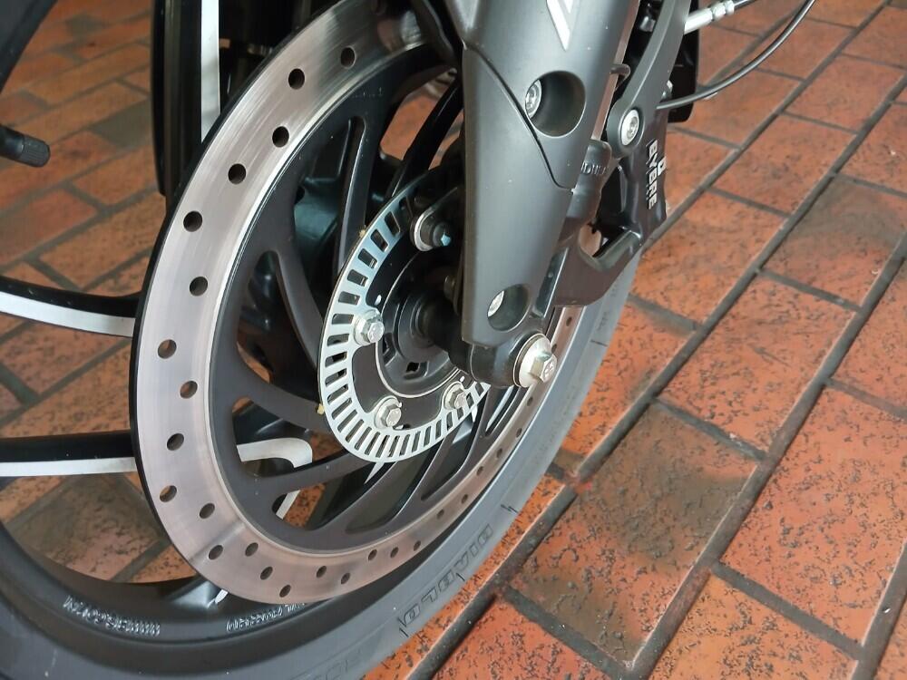 Bajaj Dominar