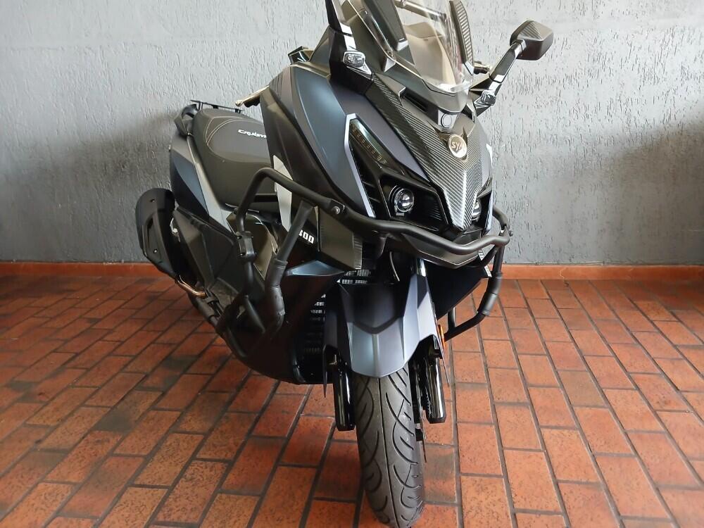 Dafra Cruisym
