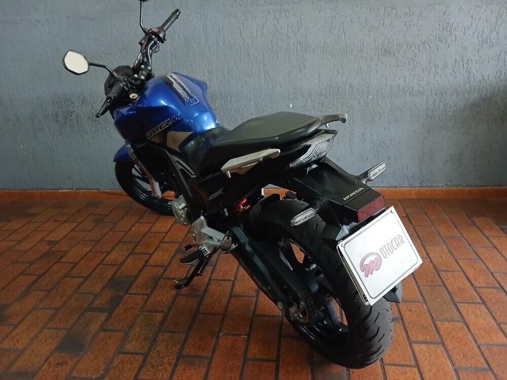 Honda CB 250 F Twister
