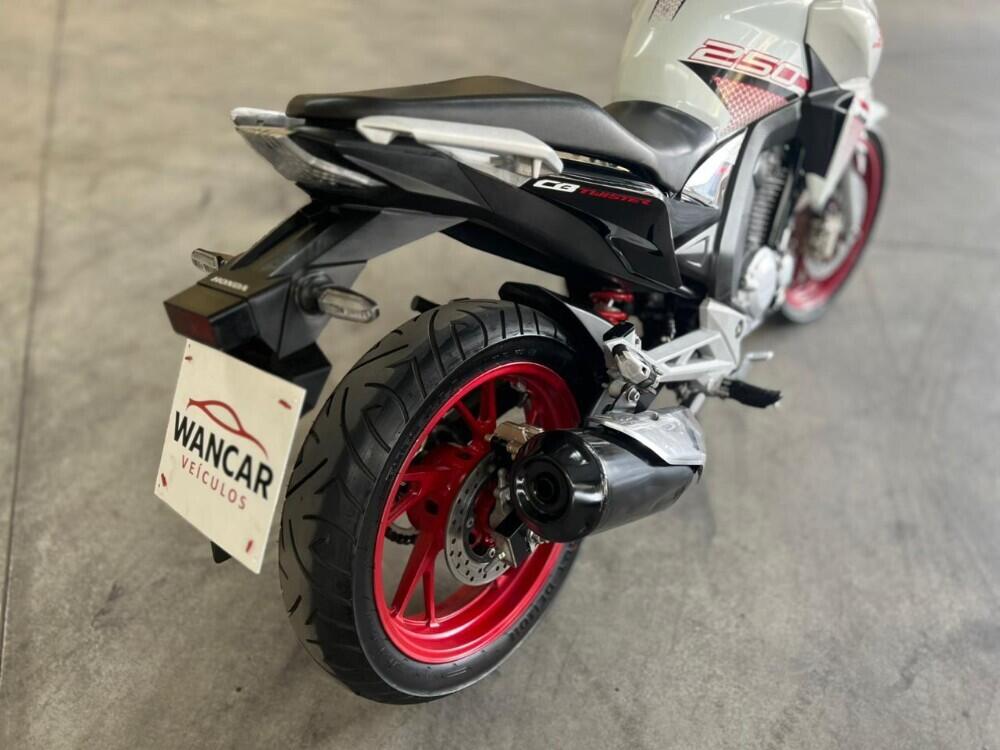Honda CB 250 F Twister