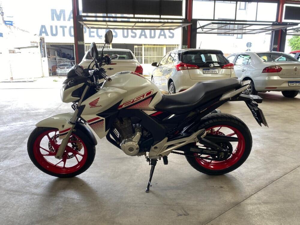 Honda CB 250 F Twister