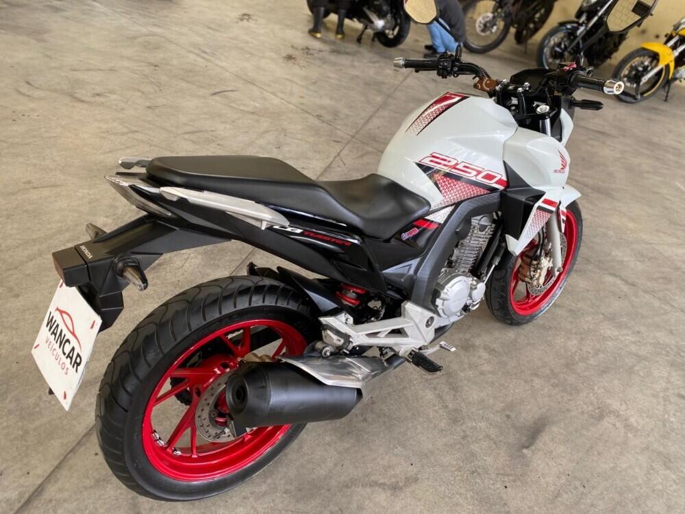 Honda CB 250 F Twister
