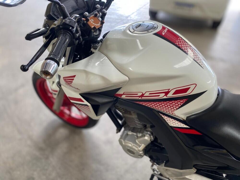 Honda CB 250 F Twister