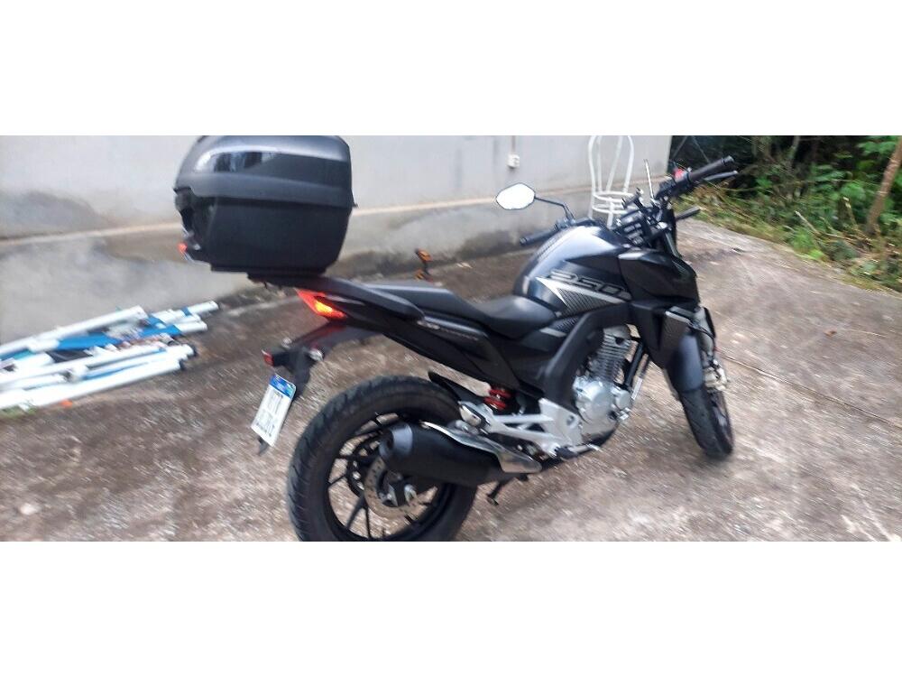 Honda CB 250 F Twister