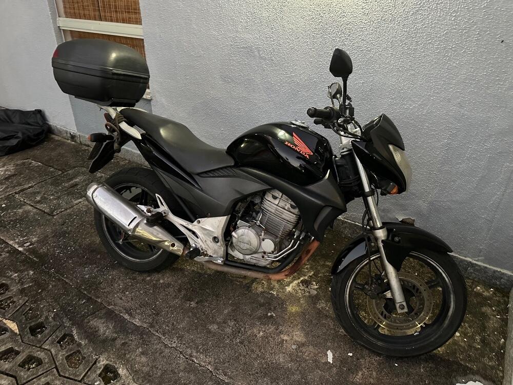 Honda CB 300