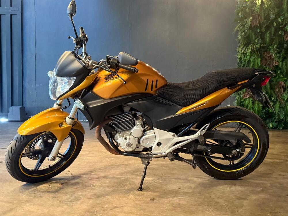 Honda CB 300