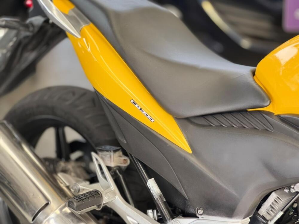 Honda CB 300