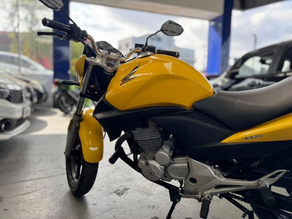 Honda CB 300