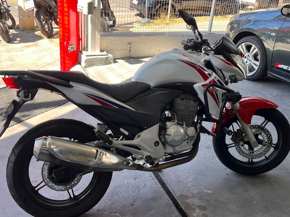 Honda CB 300
