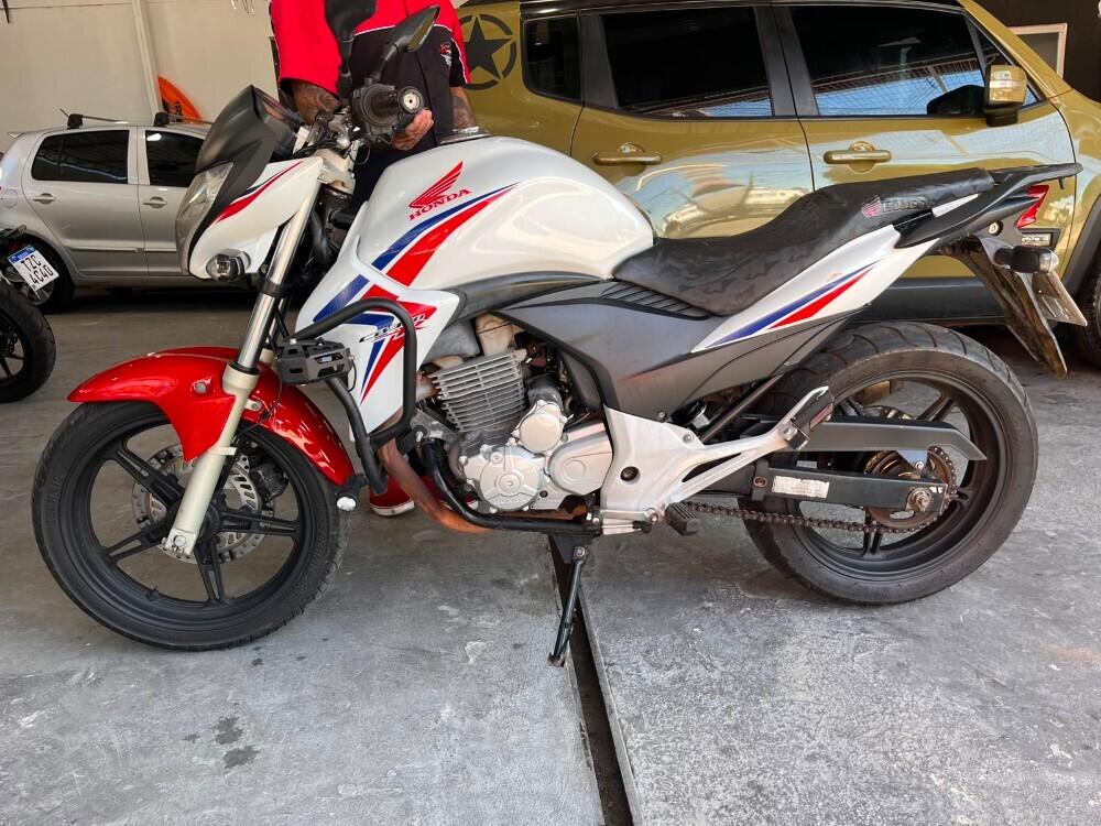 Honda CB 300