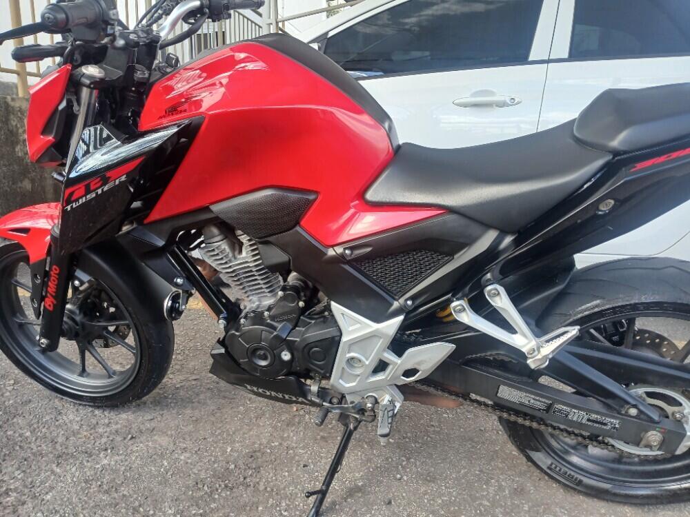 Honda CB 300