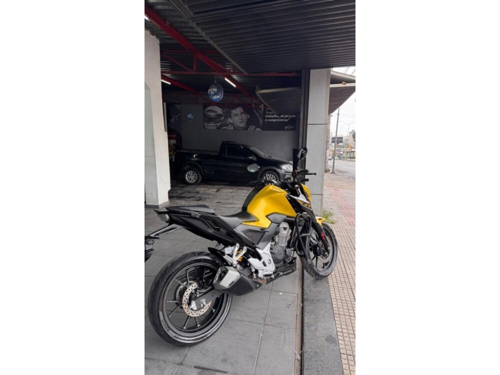 Honda CB 300