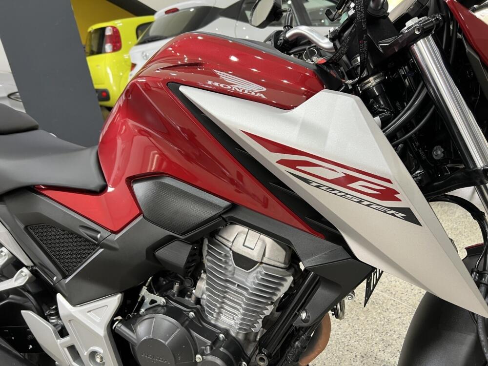 Honda CB 300