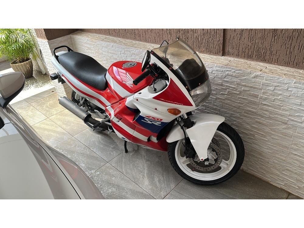 Honda CBR 450 SR