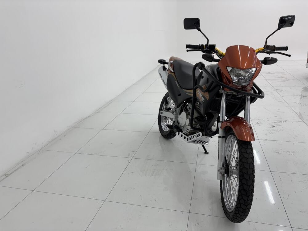 Honda NX4 FALCON