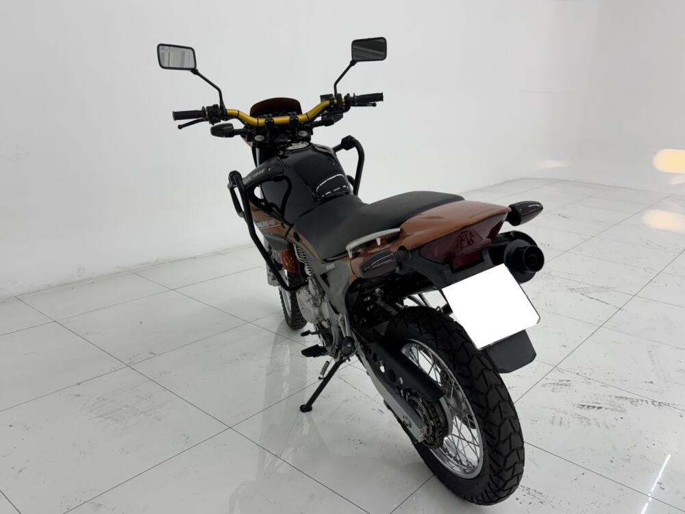 Honda NX4 FALCON