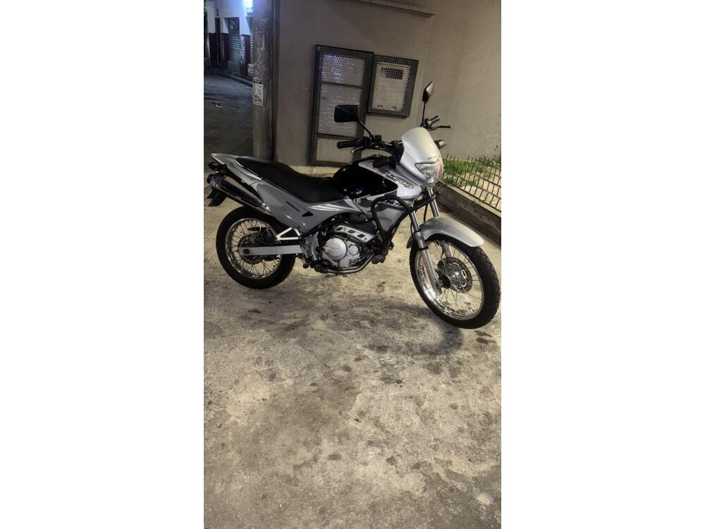 Honda NX4 FALCON