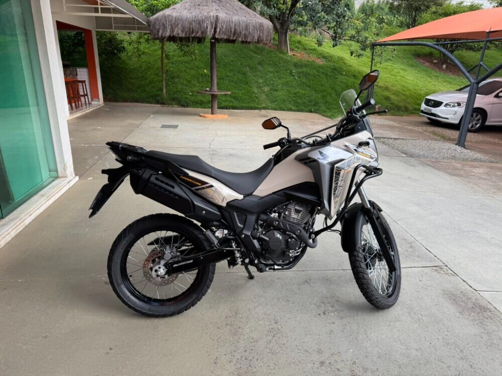 Honda SAHARA 300