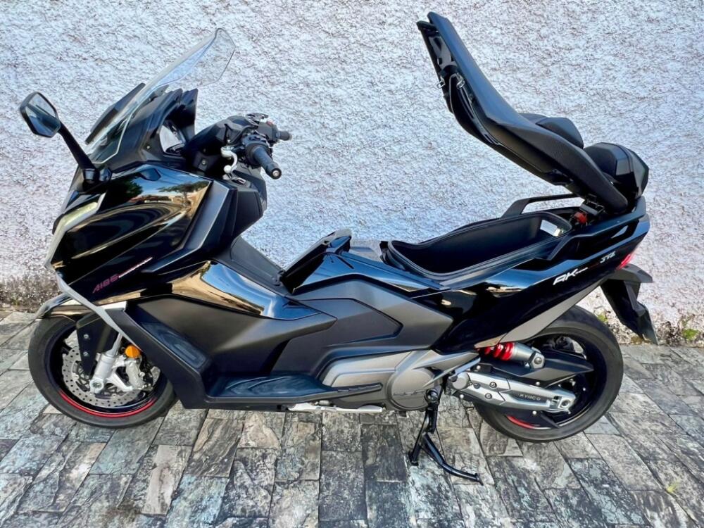 Kymco AK 550