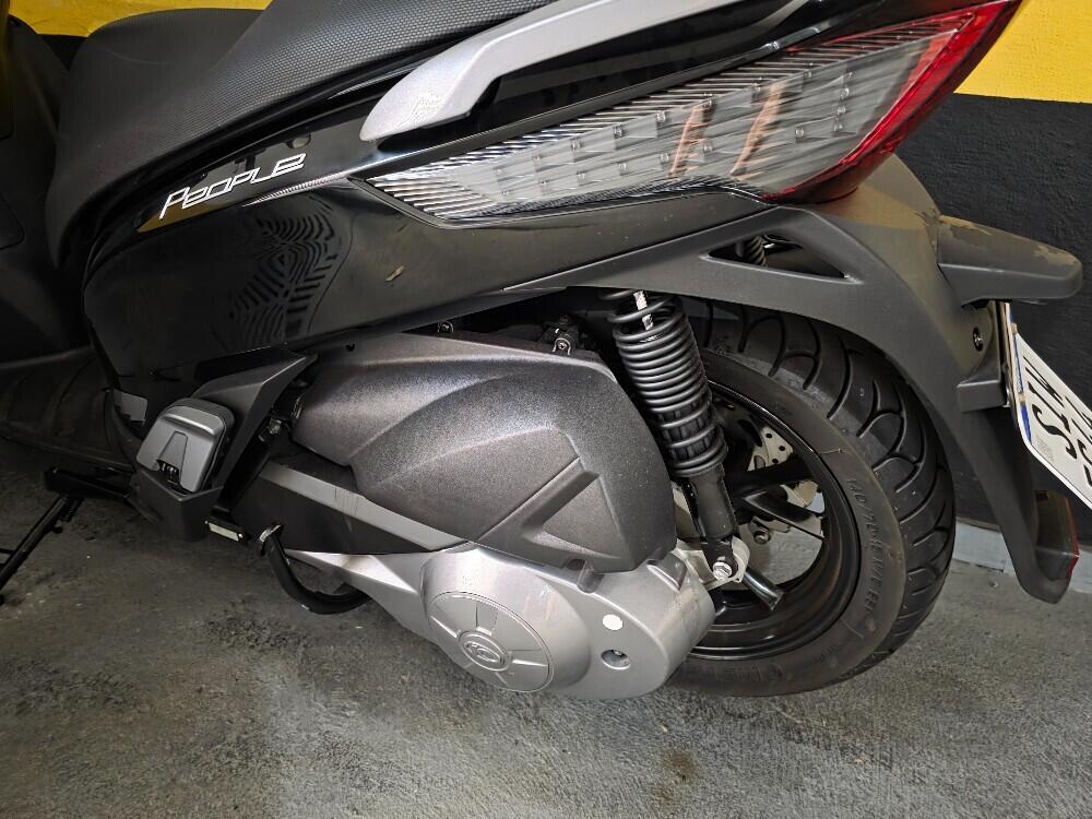 Kymco People 300