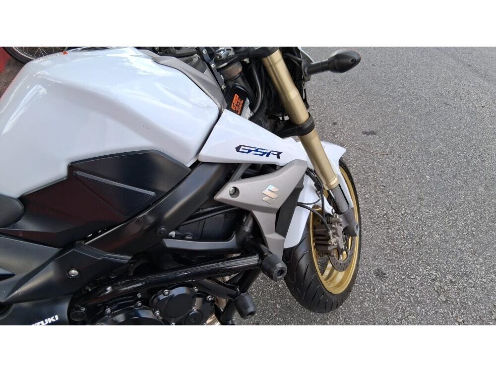 Suzuki GSR 750