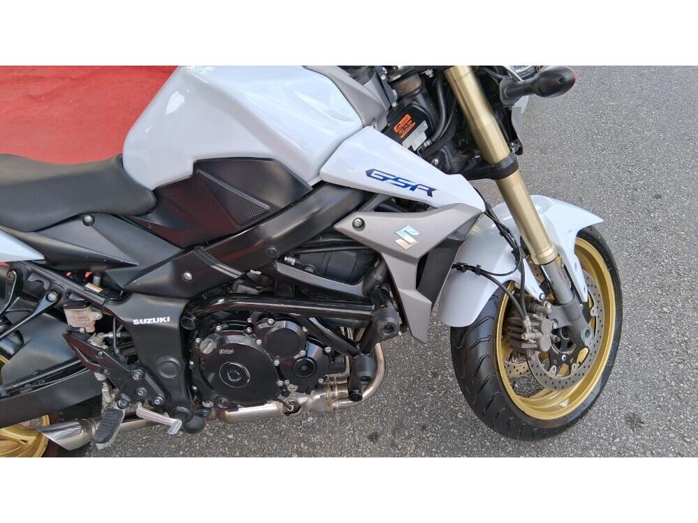 Suzuki GSR 750