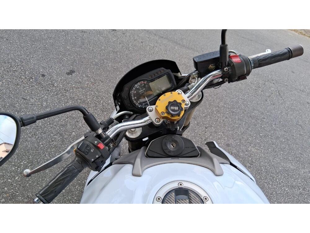 Suzuki GSR 750