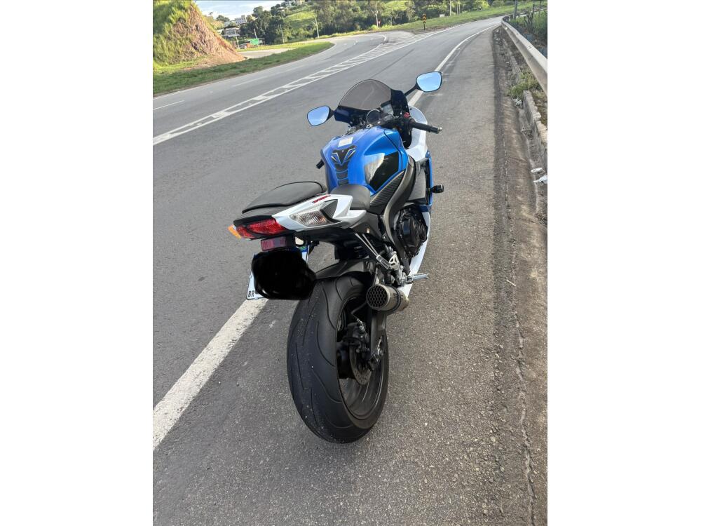 Suzuki GSX R 750 W