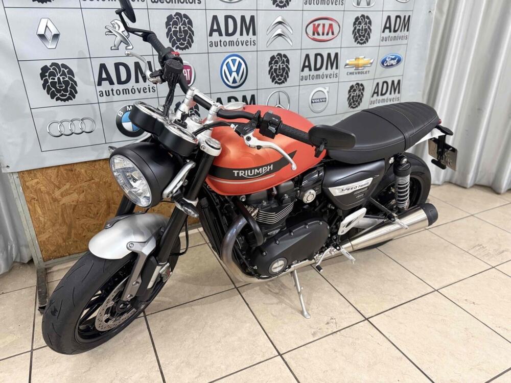 Triumph Street Twin