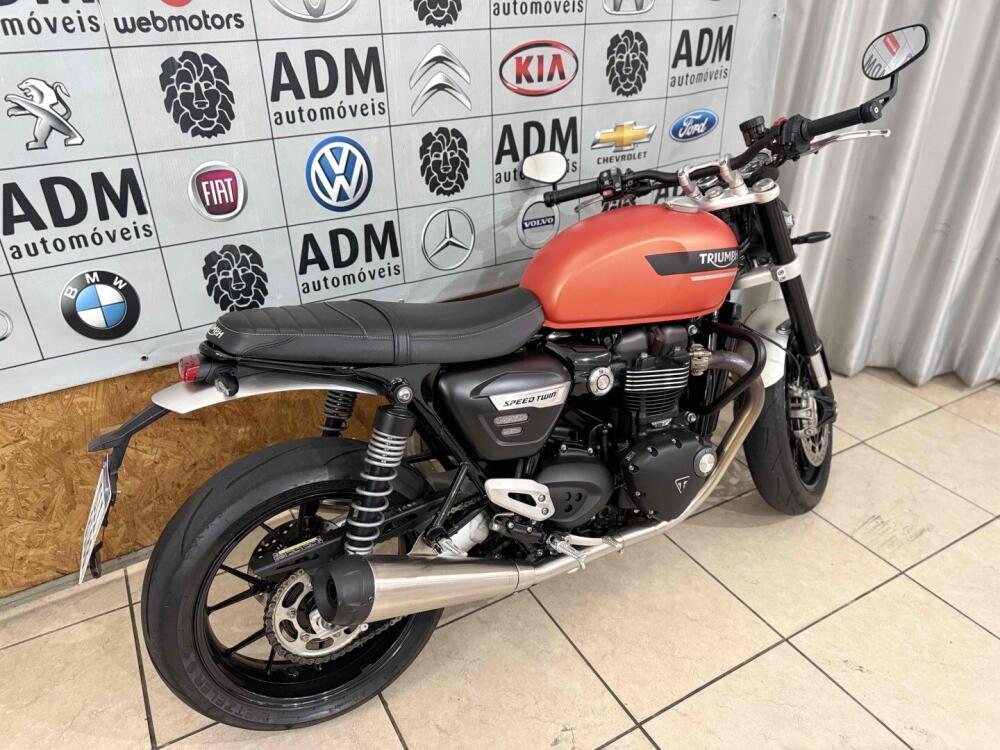 Triumph Street Twin