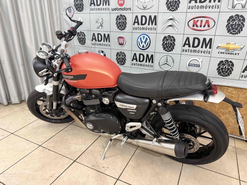 Triumph Street Twin