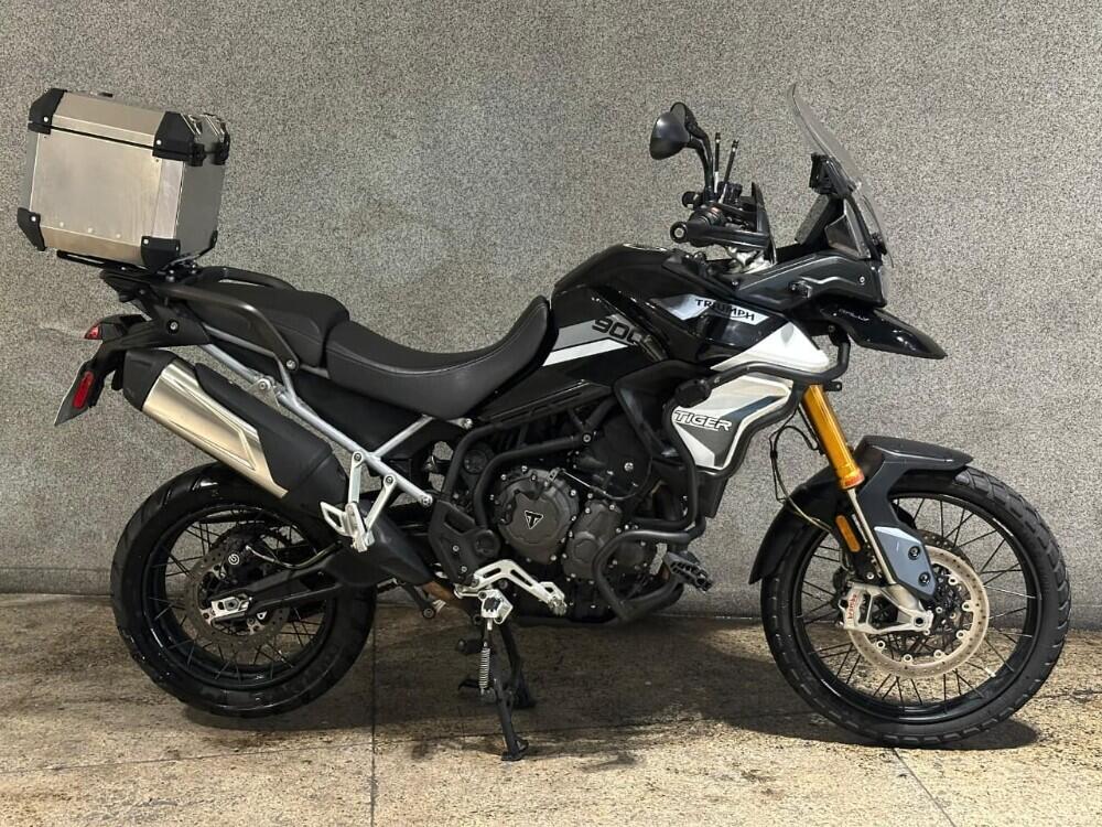 Triumph Tiger 900