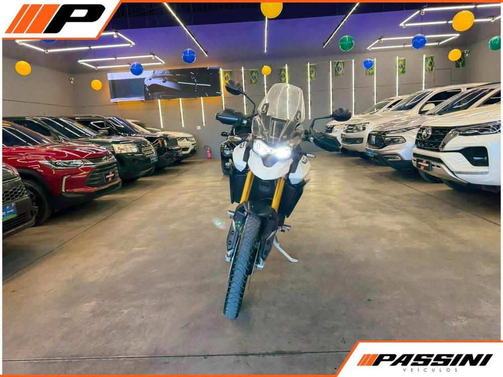 Triumph Tiger 900