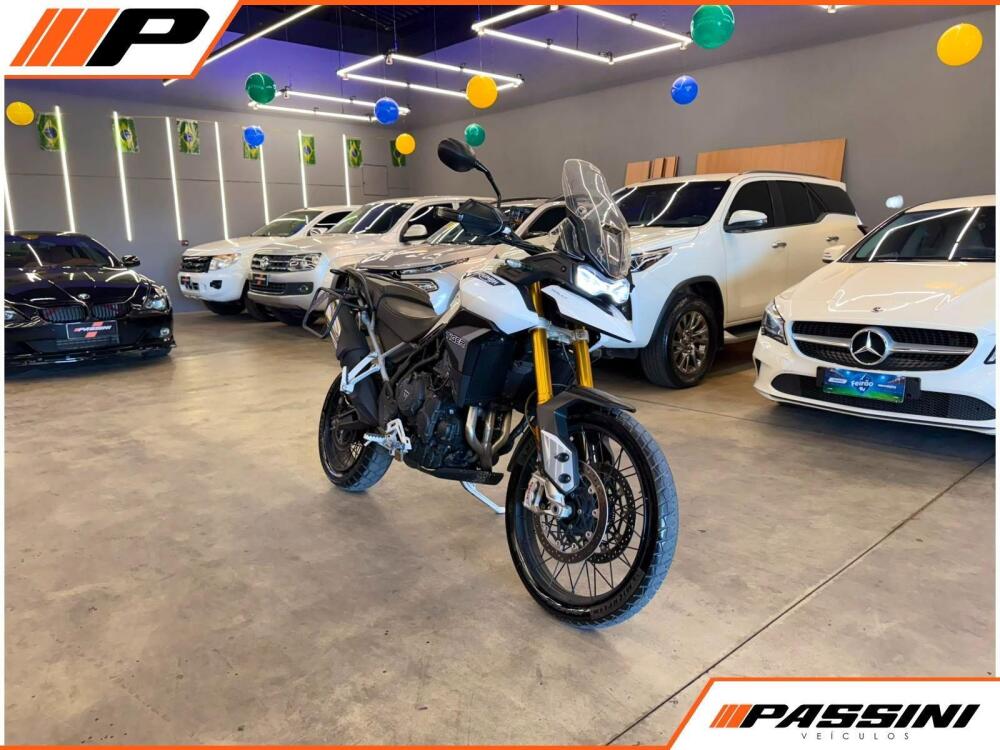 Triumph Tiger 900