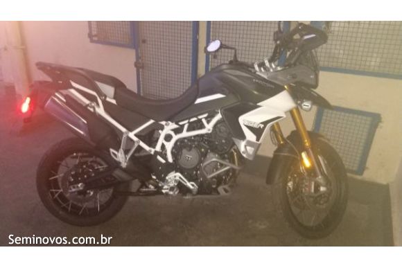 Triumph Tiger 900