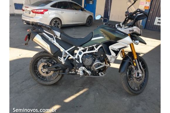 Triumph Tiger 900