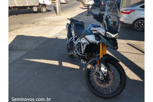 Triumph Tiger 900