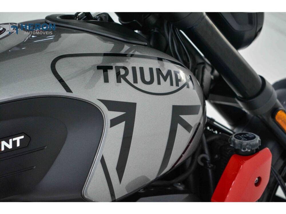 Triumph Trident 660