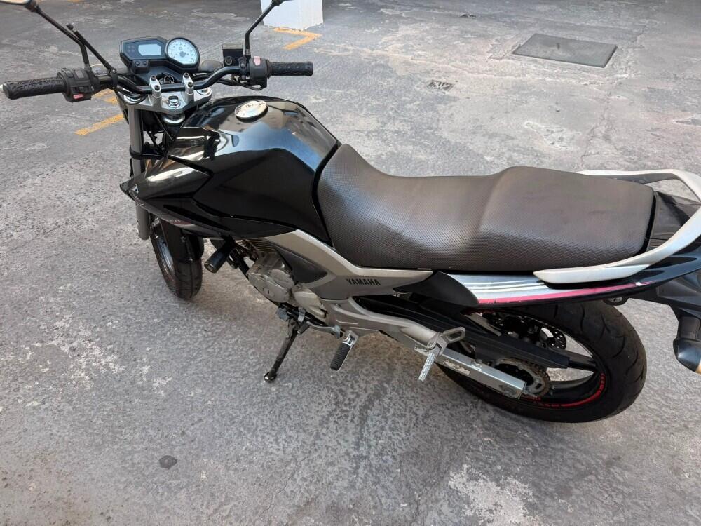 Yamaha FAZER 250