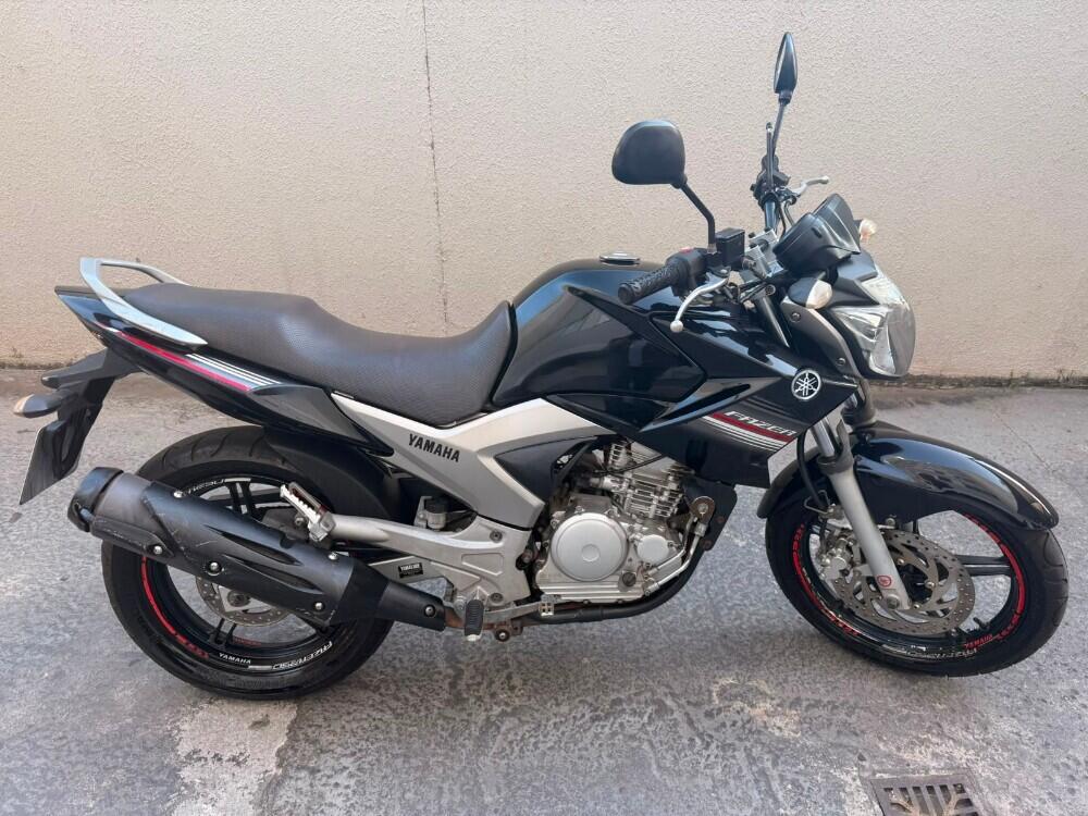 Yamaha FAZER 250