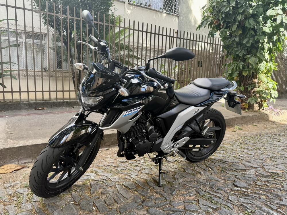 Yamaha FAZER 250