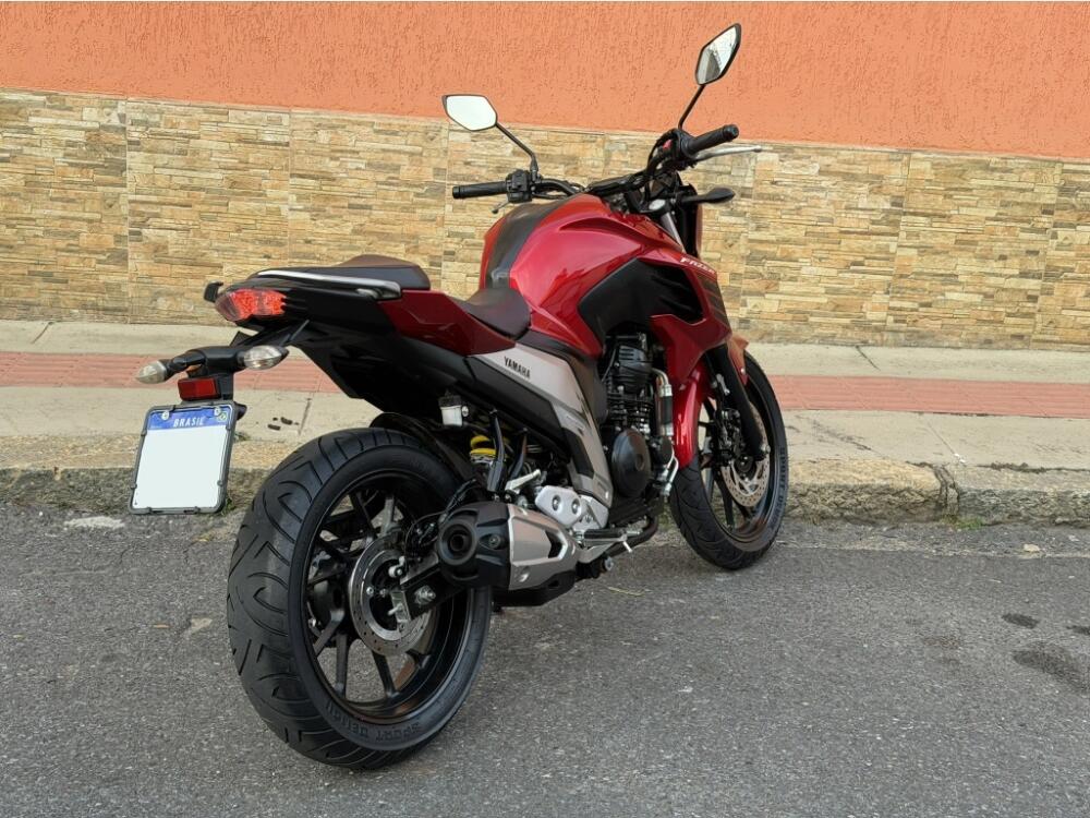 Yamaha FAZER 250