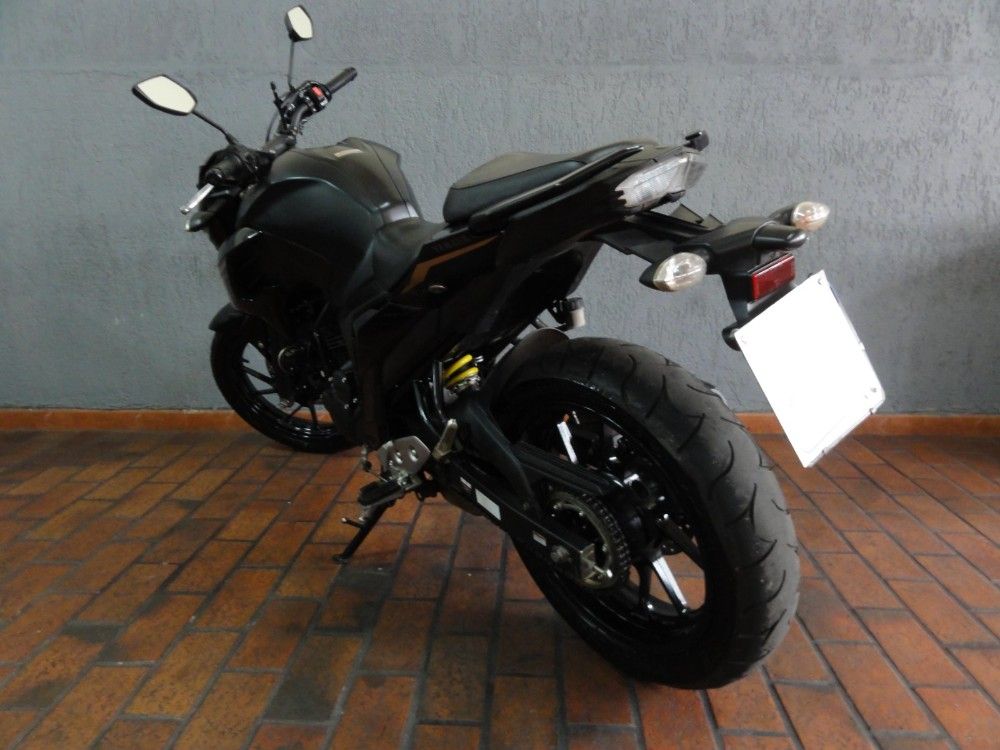 Yamaha FAZER 250