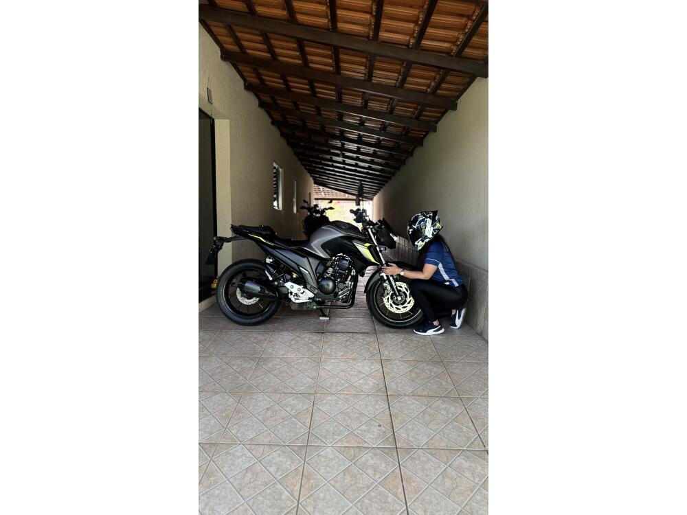 Yamaha FAZER 250