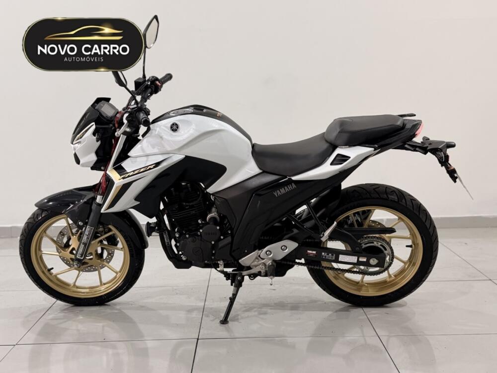 Yamaha FAZER 250