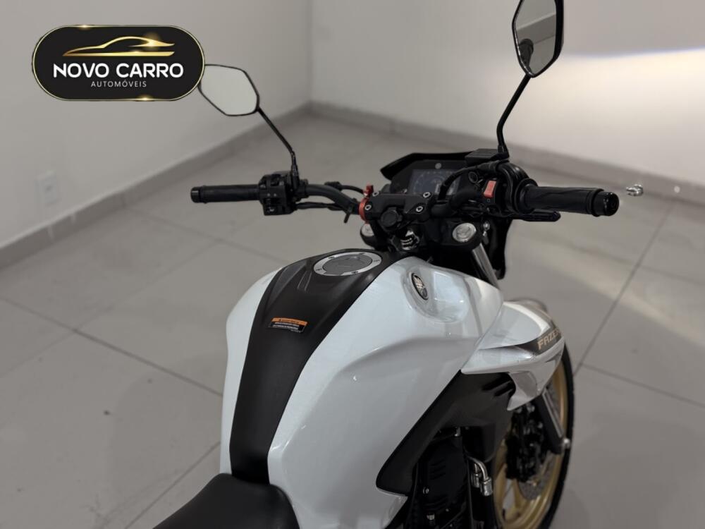 Yamaha FAZER 250